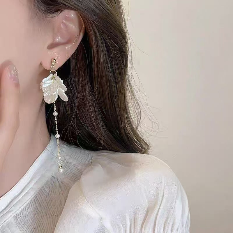 贝壳花瓣耳环